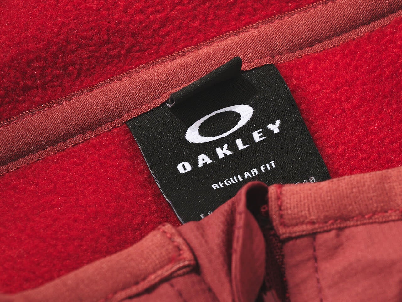 オークリーの新作フリース/Butter Tech Fleeceを試着&本音レビューのロゴ