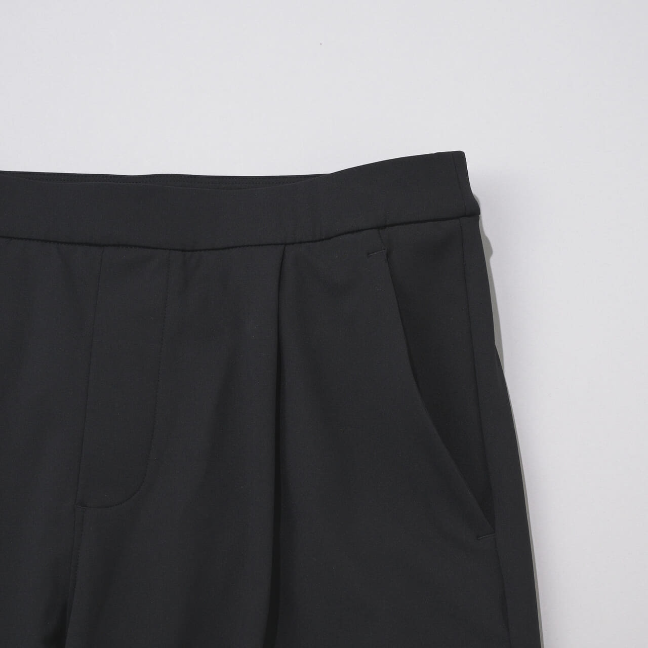 ルルレモンの新作パンツのDaydriftリラックスフィットプリーツトラウザーを試着＆本音レビューのサイドポケット