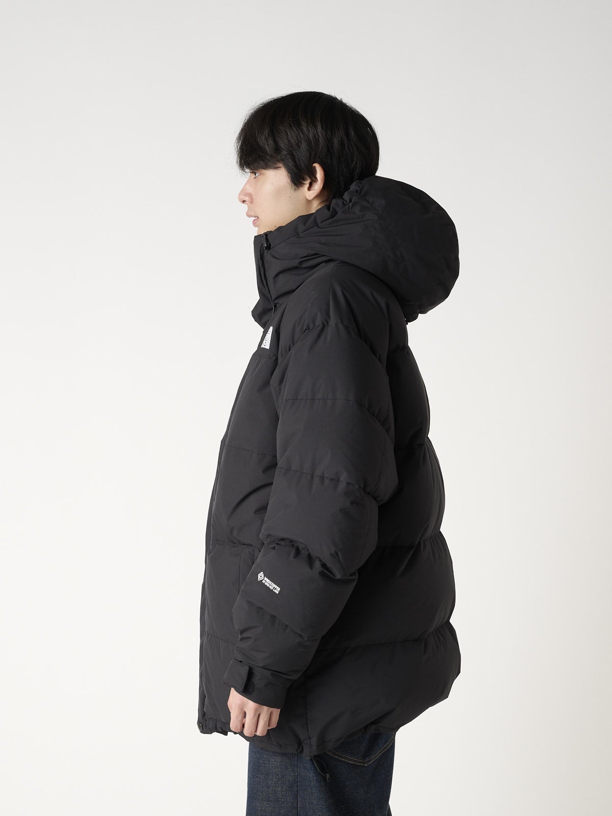 ザ・ノース・フェイスのバルトロジャケット ダウンジャケットの着用のサイド