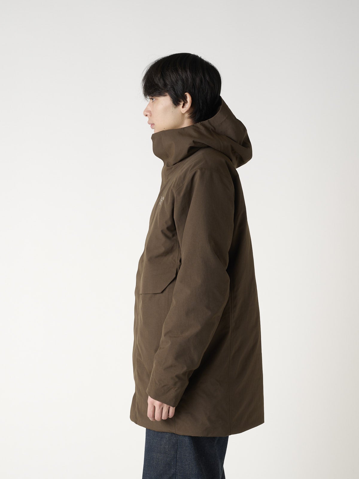 アークテリクスのサーミー ダウンパーカの着用のサイド