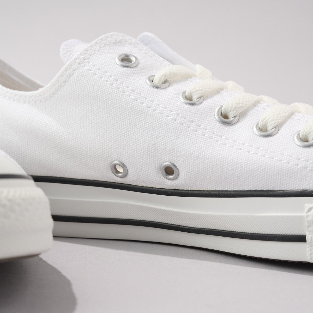 ALL STAR OX オールスター　ＯＸ ホワイト 斜め 寄り