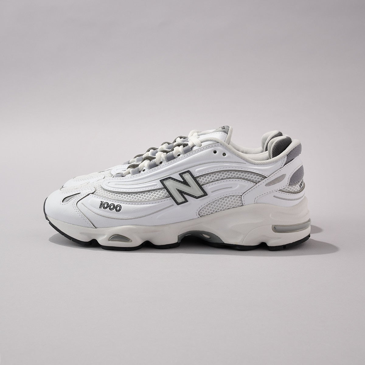 ニューバランスの新作白スニーカーM1000Dのサイド