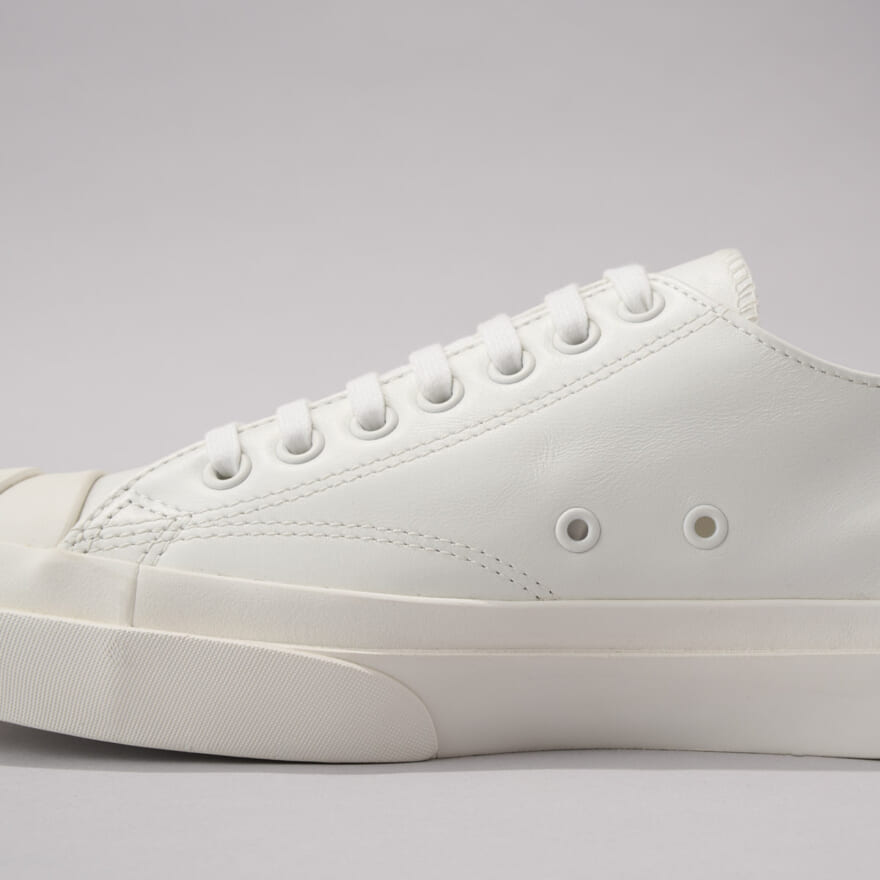 コンバースの白スニーカー／LEATHER JACK PURAELL 1935のサイドの通気口