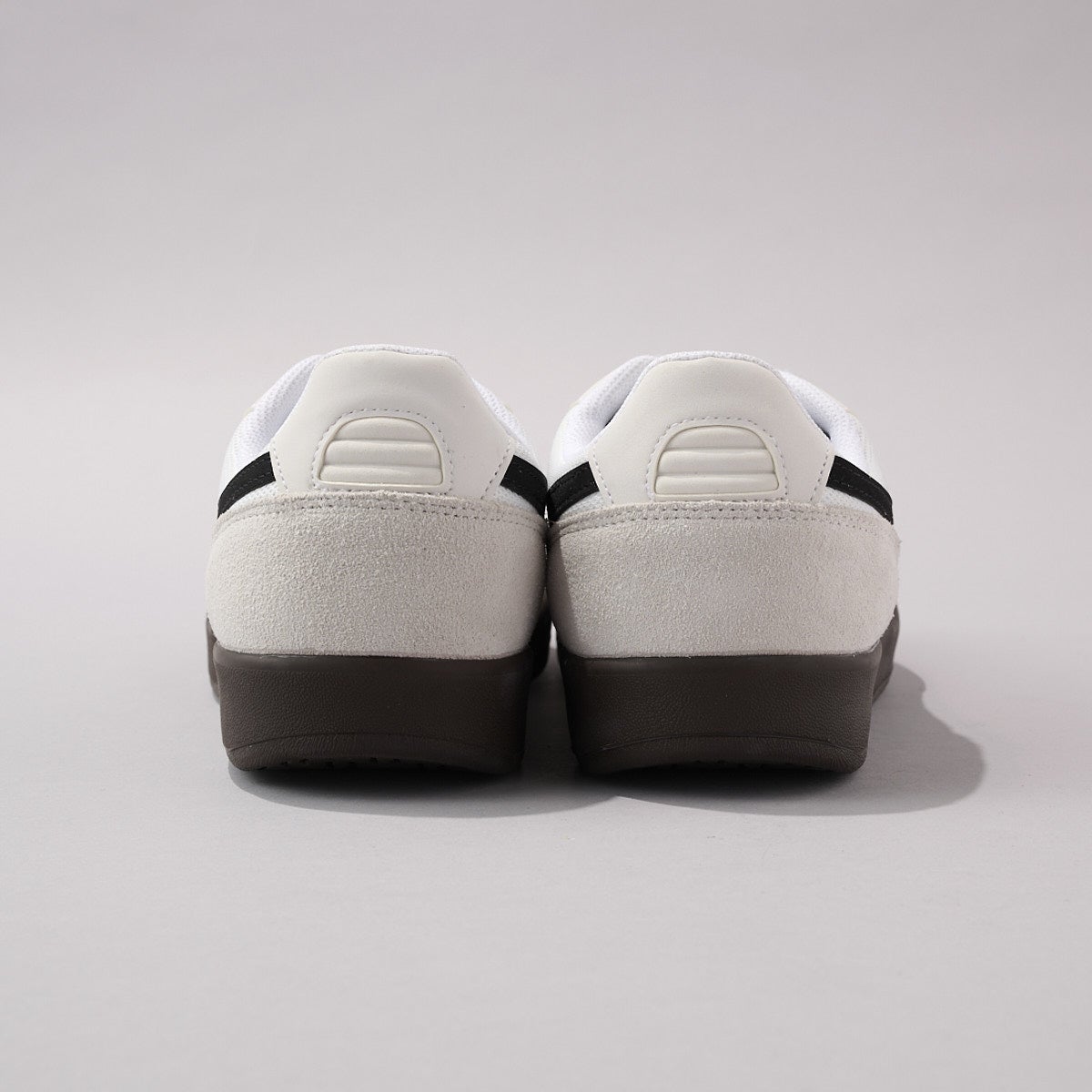 ミズノの白スニーカー CITY WIND ヒール