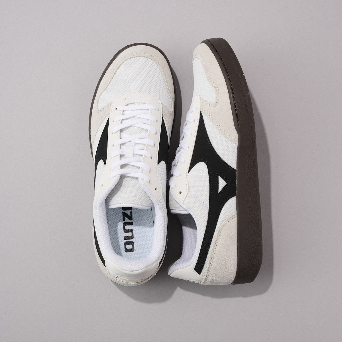 ミズノの白スニーカー CITY WIND アッパー サイド ソール