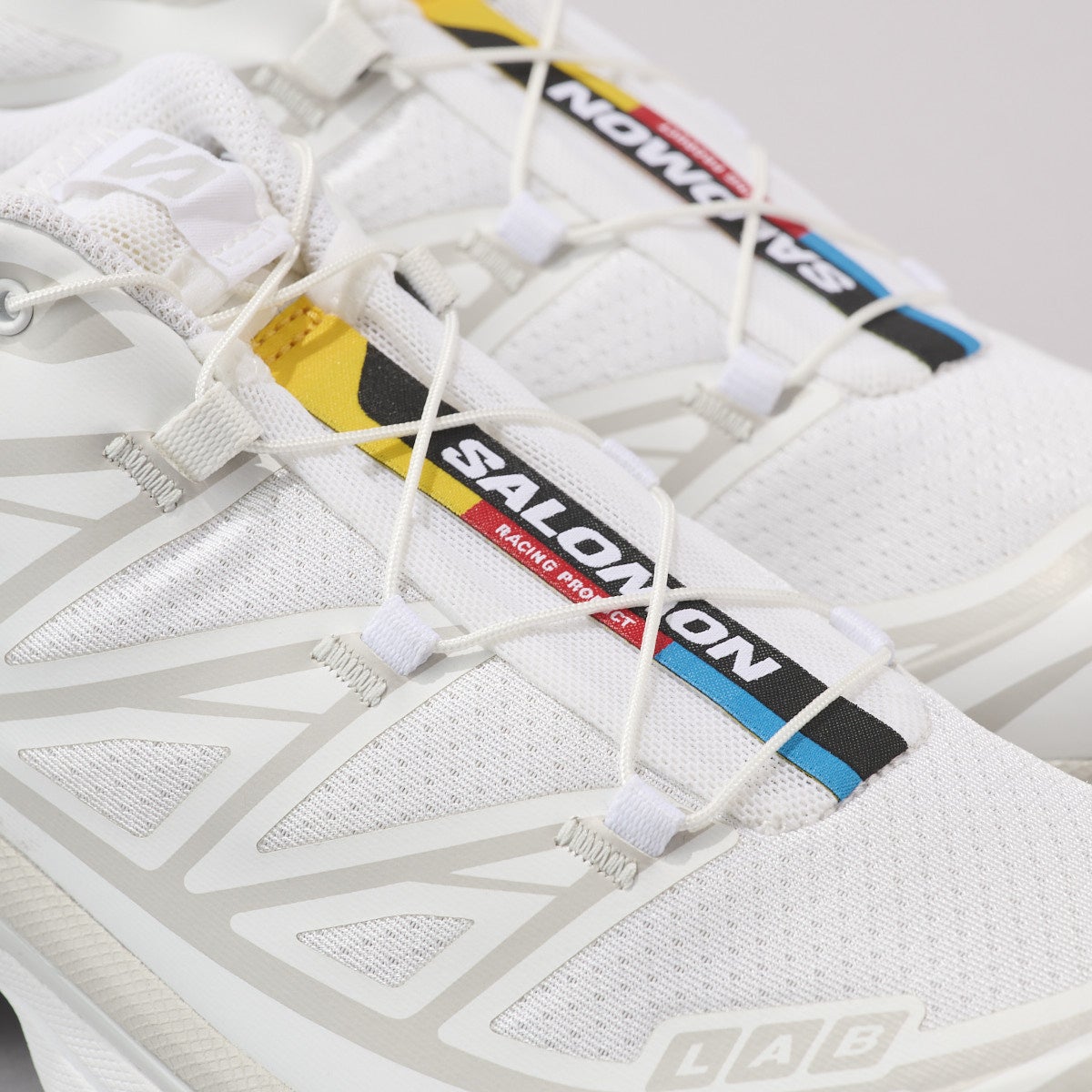 サロモン新作スニーカー XT-6 サイドアップ