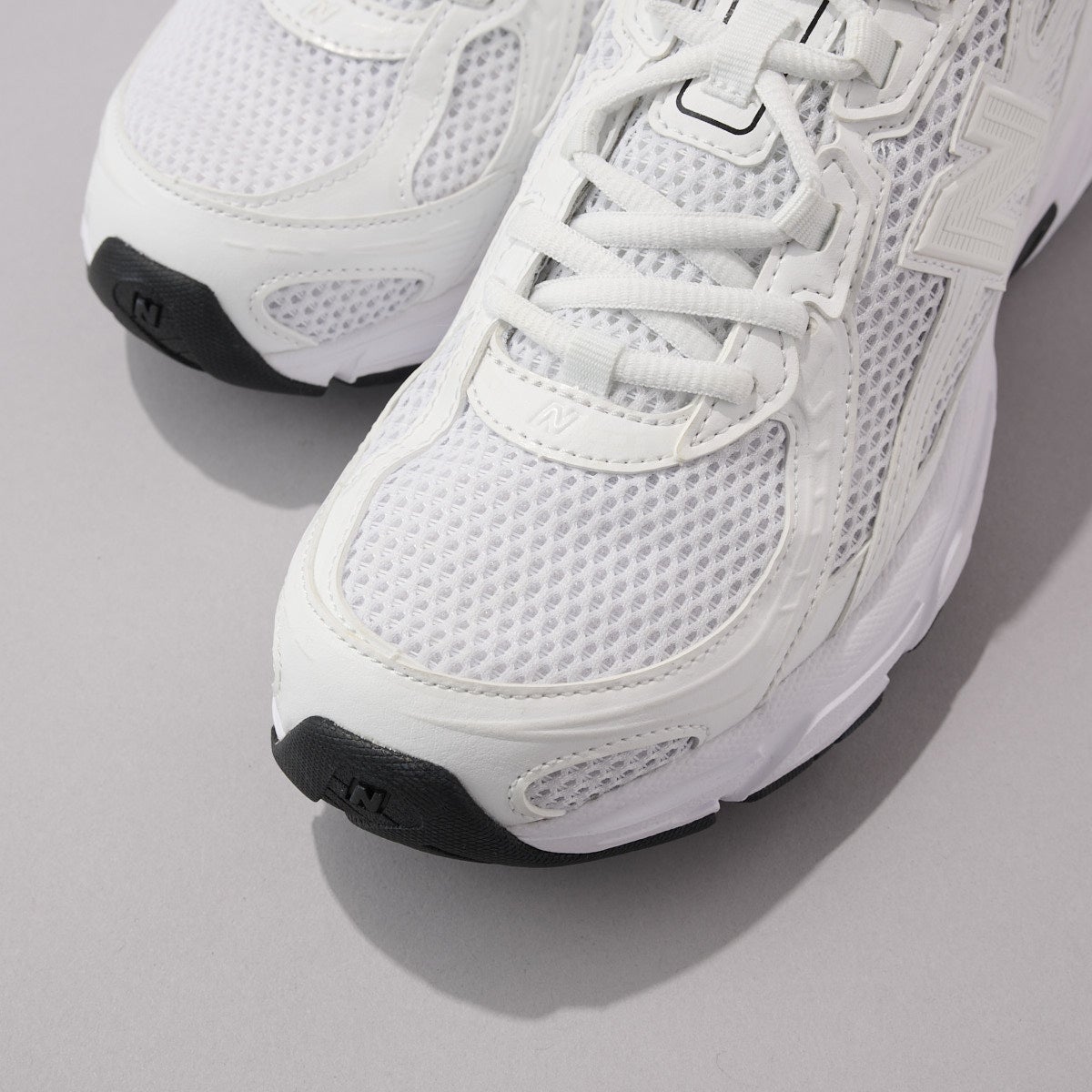 ニューバランス new balance 新作スニーカー 740 つま先アップ