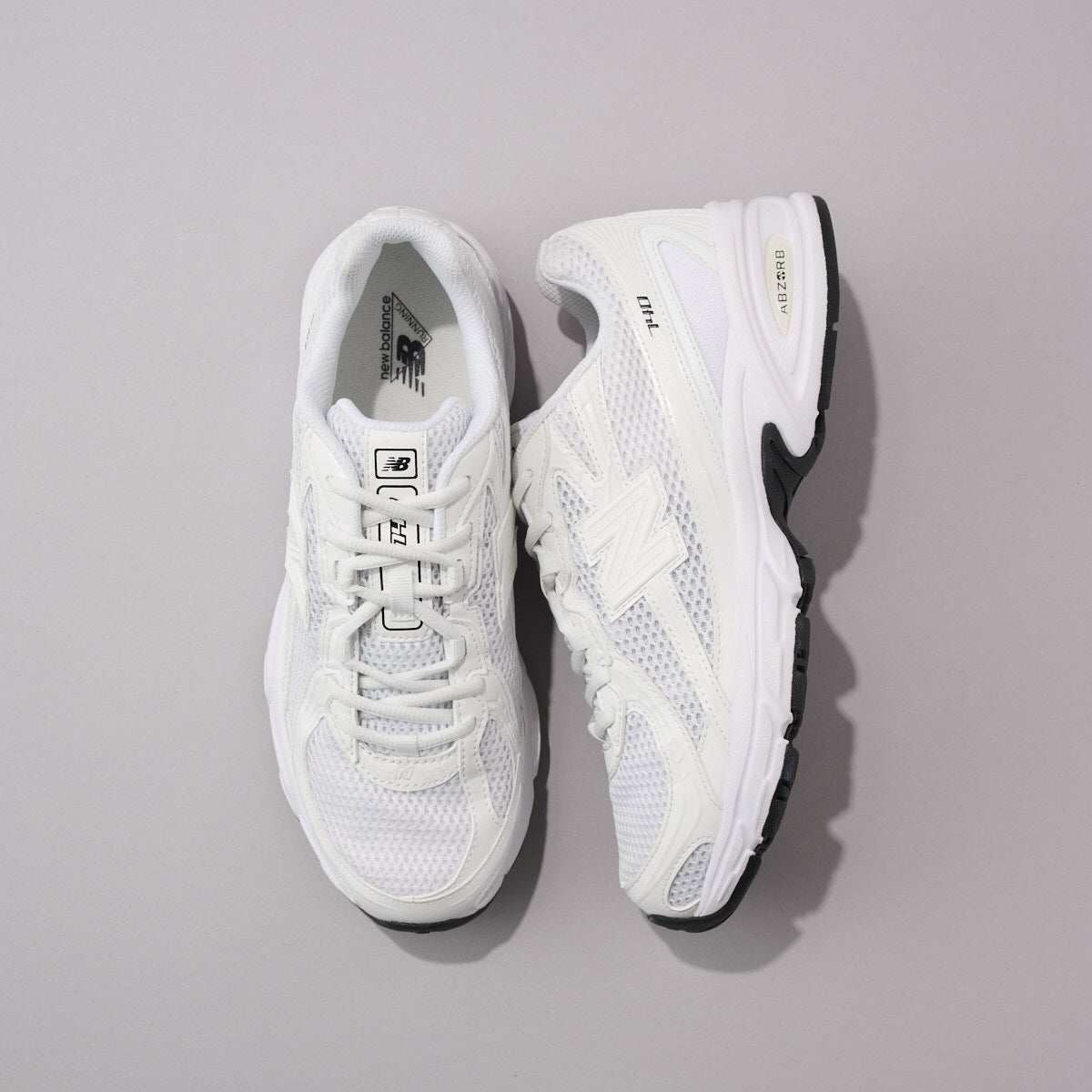 ニューバランス new balance 新作スニーカー 740 