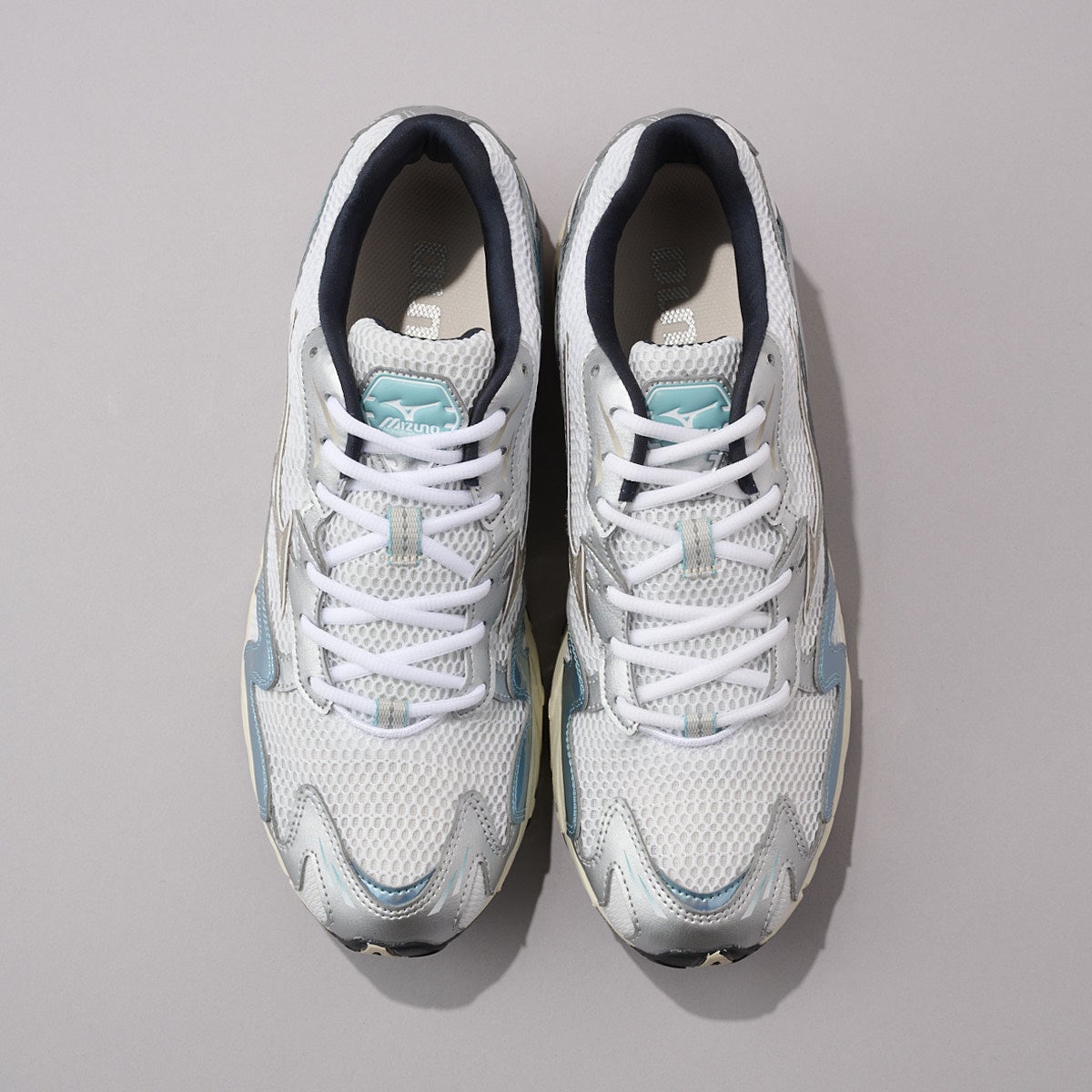 ミズノ新作スニーカー　WAVE RIDER 10 俯瞰