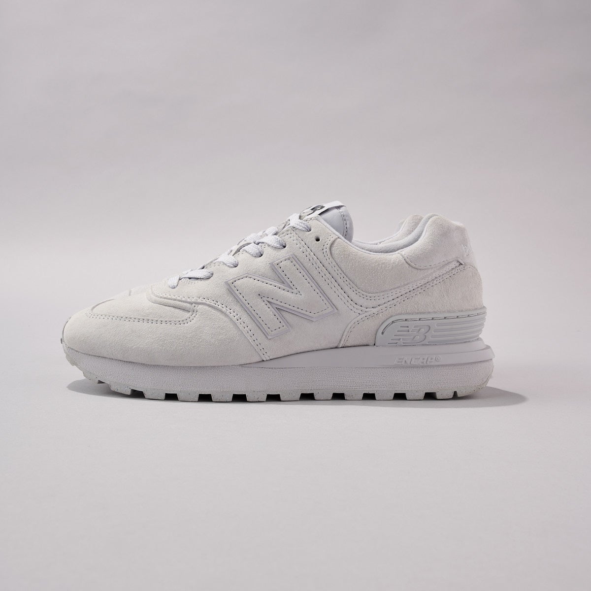 ニューバランスの新作スニーカー「574 LEGACY」のサイド