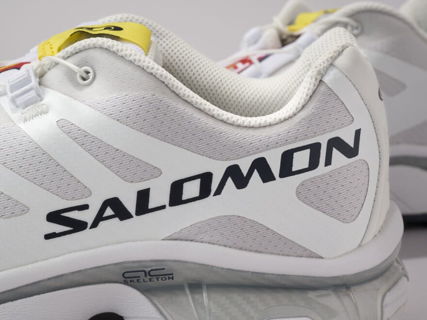 あえて白で「サロモン」の名作トレイルスニーカーを。街でもフィールドでも唯一無二の安定感と機能美を叶える一足！