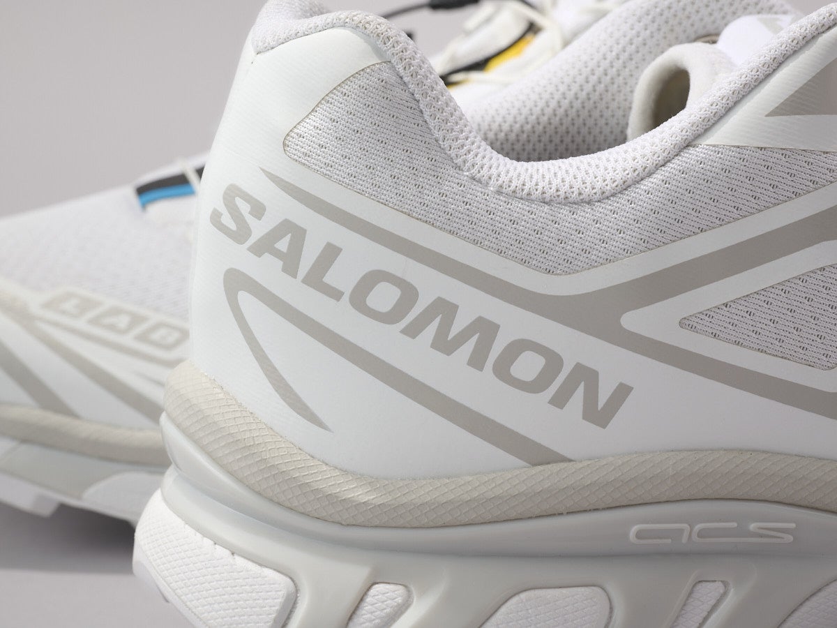 サロモン新作スニーカー XT-6 後ろアップ