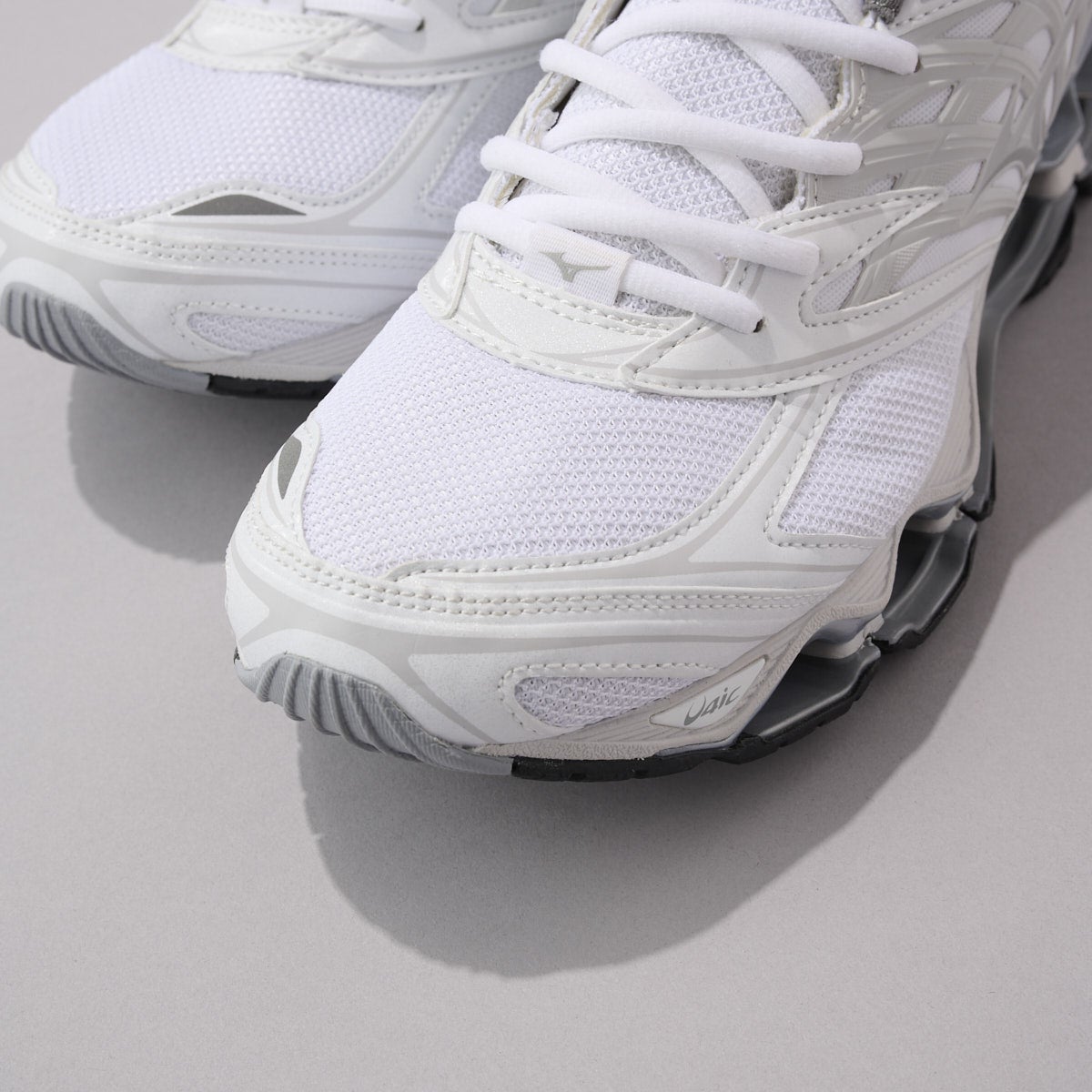 ミズノ　白スニーカー　アップ