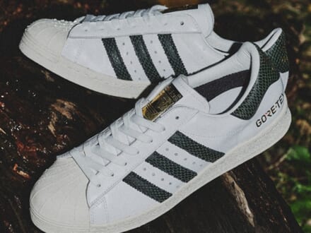 即完売の予感!「アディダス」の「アトモス」別注ゴアテックス白スニーカーは名作“スーパースター 82”がモチーフ!