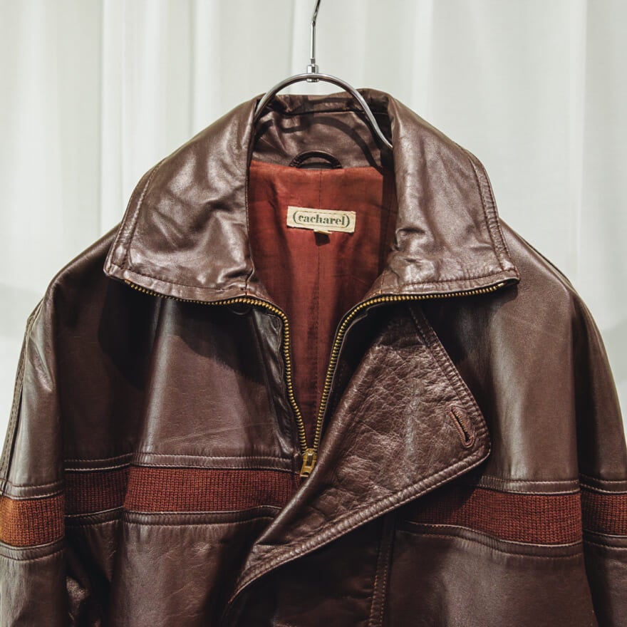 90’s キャシャレルのレザージャケット　襟のアップ