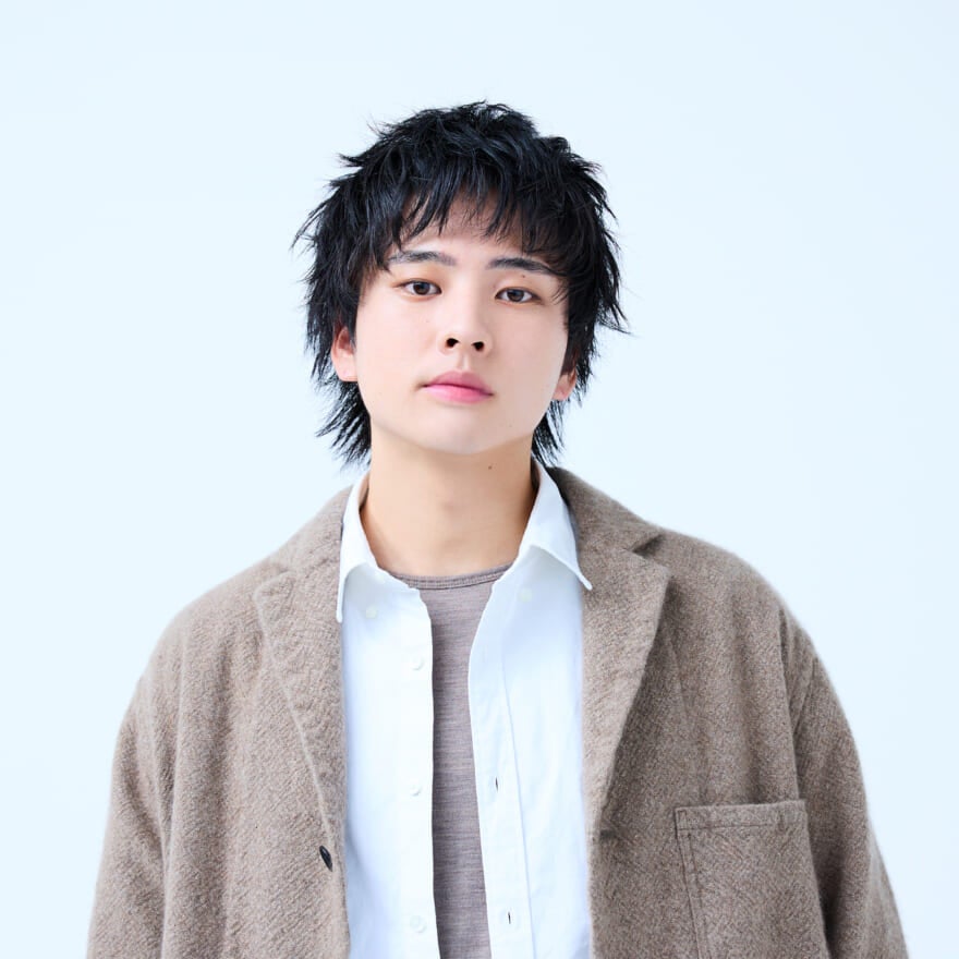 伸ばし途中でも“デザイン感”が欲しいならセイムレイヤーでつくる無造作ヘアに