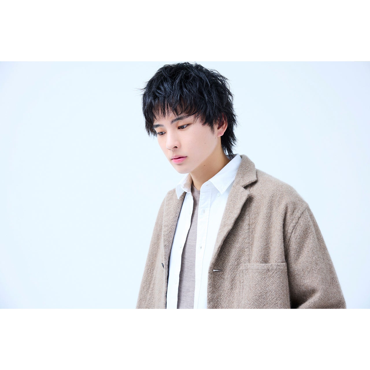 伸ばし途中でも“デザイン感”が欲しいならセイムレイヤーでつくる無造作ヘアに