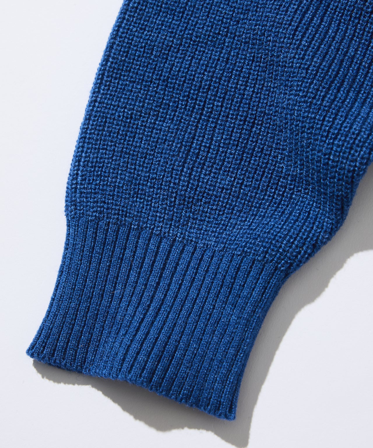 『ローソンフリーク』第5弾イージーウォッシュニット ブルー 袖