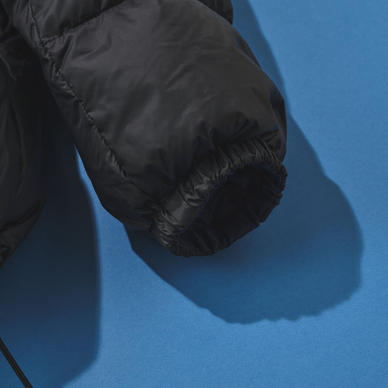 タイオン 新作ダウン TAION×UNFILO リバーシブルフードダウン 袖