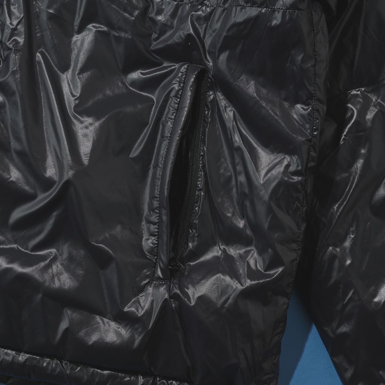 タイオン 新作ダウン HUF(ハフ) カスケード パッカブル ダウンジャケット リバーシブル 袖