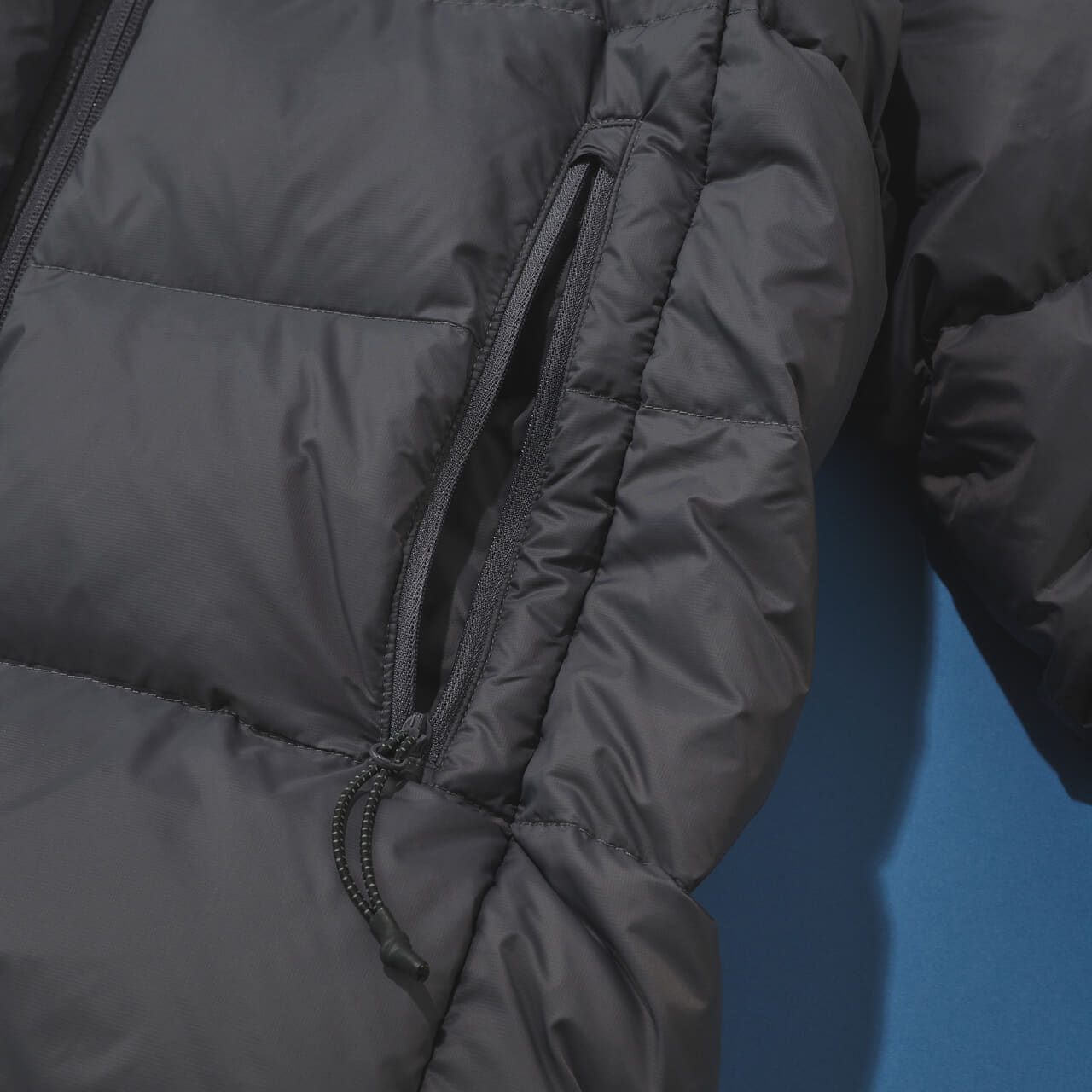 タイオン 新作ダウン TAION HOODED BLOUSON ポケット