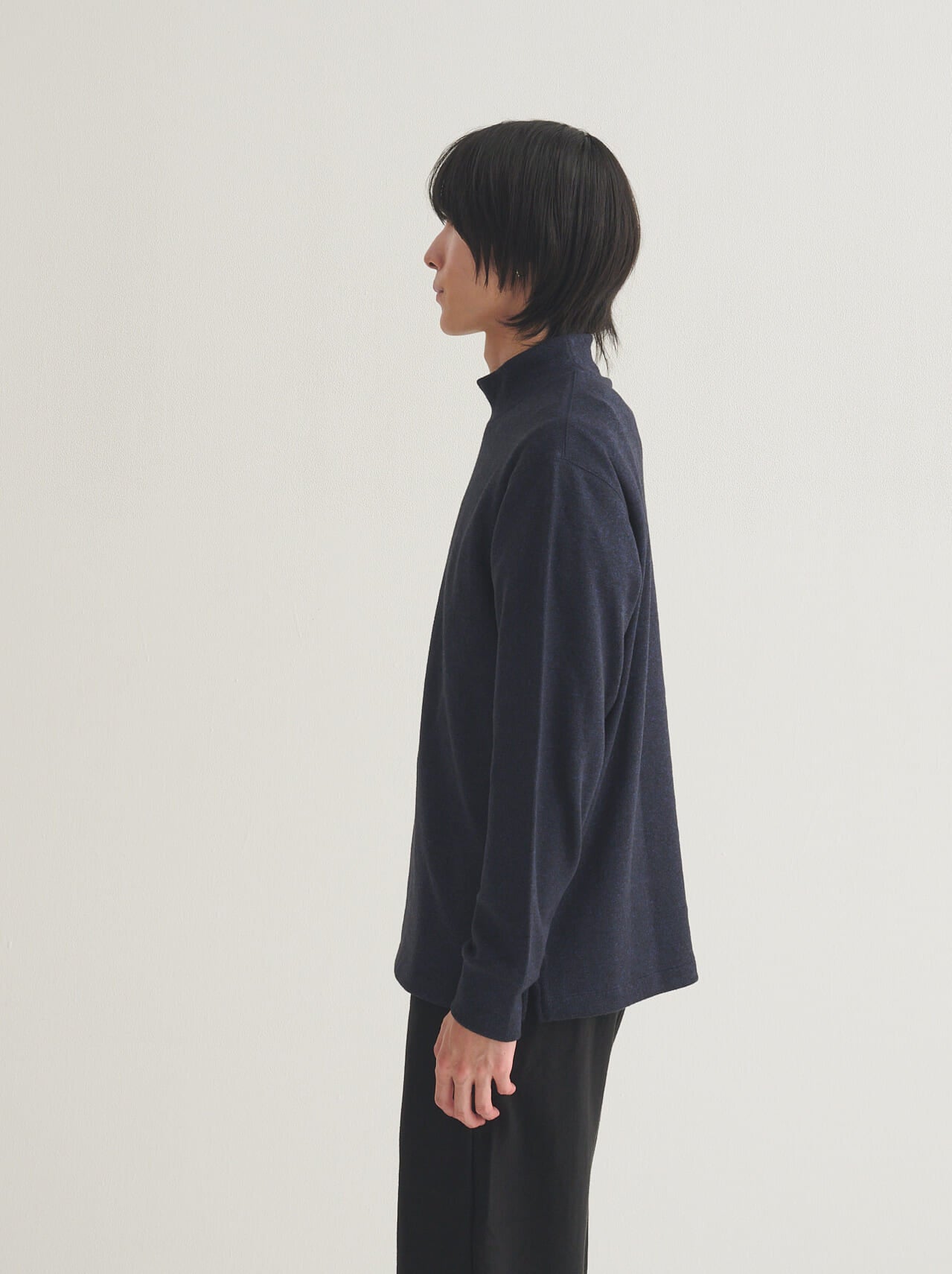 ユニクロの新作フリースのソフトニットフリースモックネックTを試着＆本音レビューのサイド