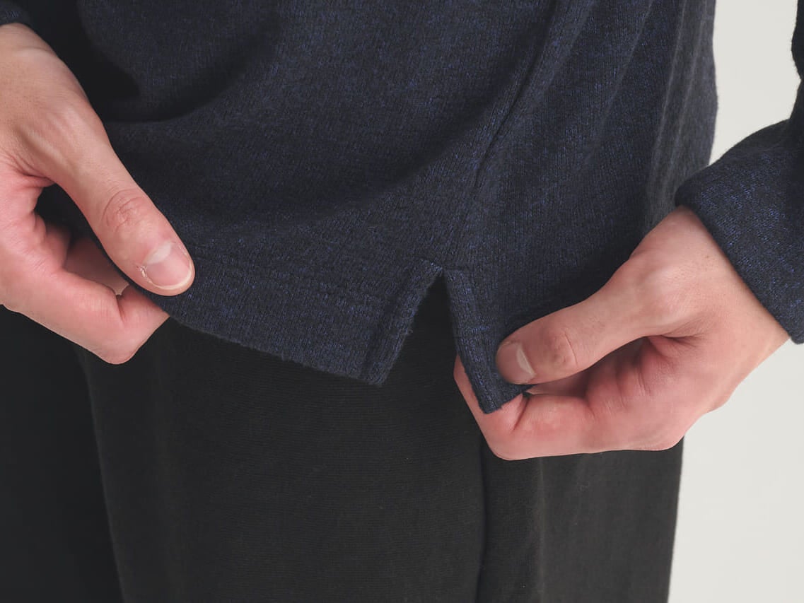 ユニクロの新作フリースのソフトニットフリースモックネックTを試着＆本音レビューの裾