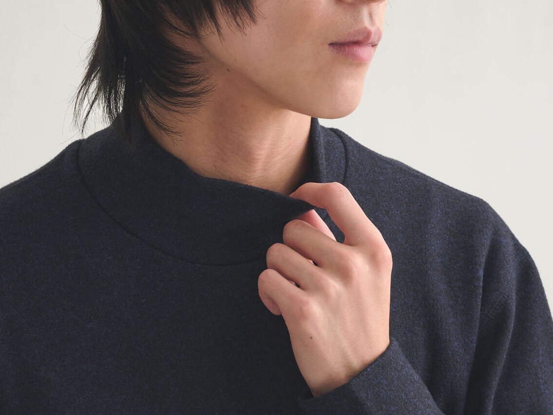 ユニクロの新作フリースのソフトニットフリースモックネックTを試着＆本音レビューのネック