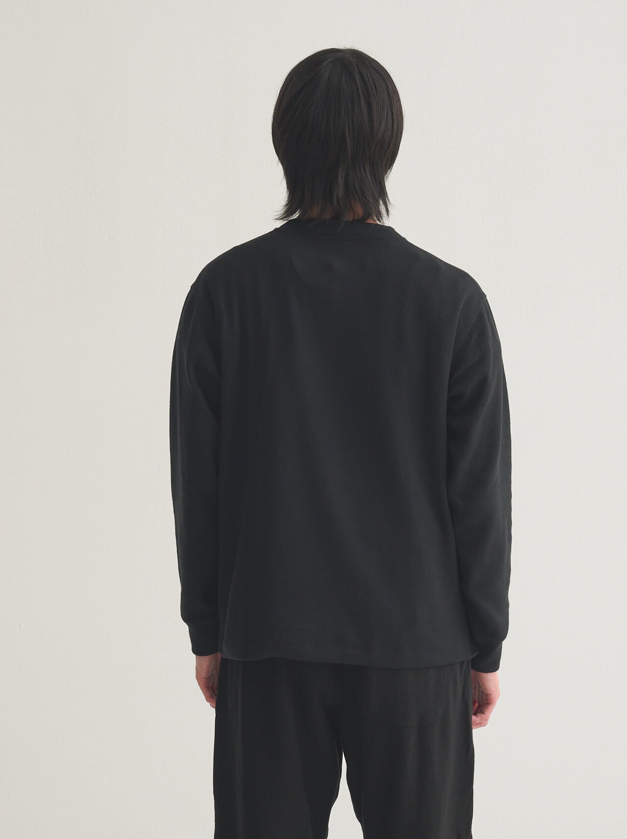 ユニクロの新作フリースのソフトニットフリースクルーネックTの試着＆本音レビューのバック