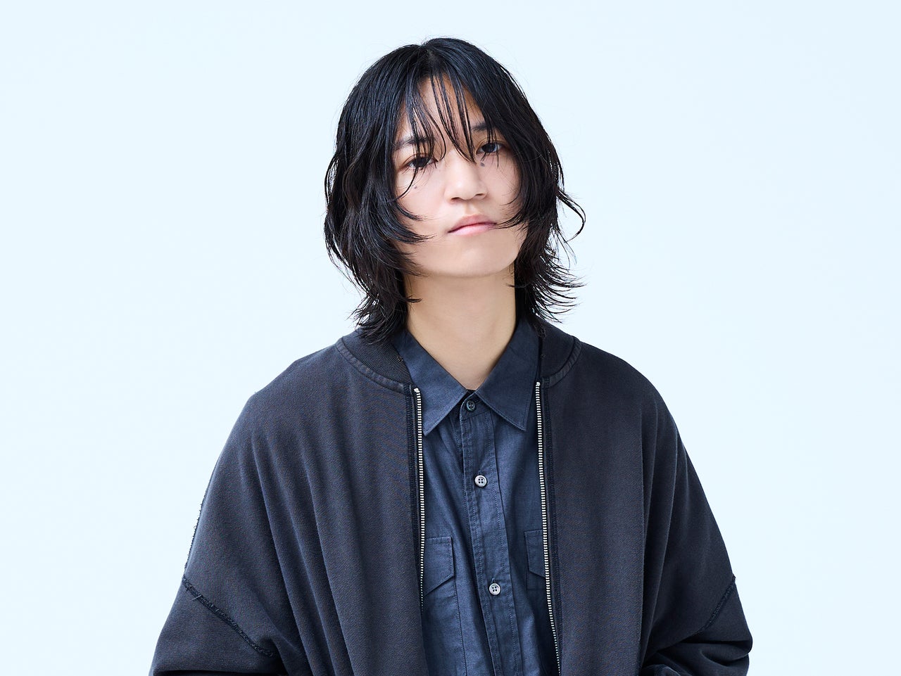 おしゃれを制するミディアムヘアは、重さと軽さの黄金バランスが決め手【東京最旬ヘアカタログ】