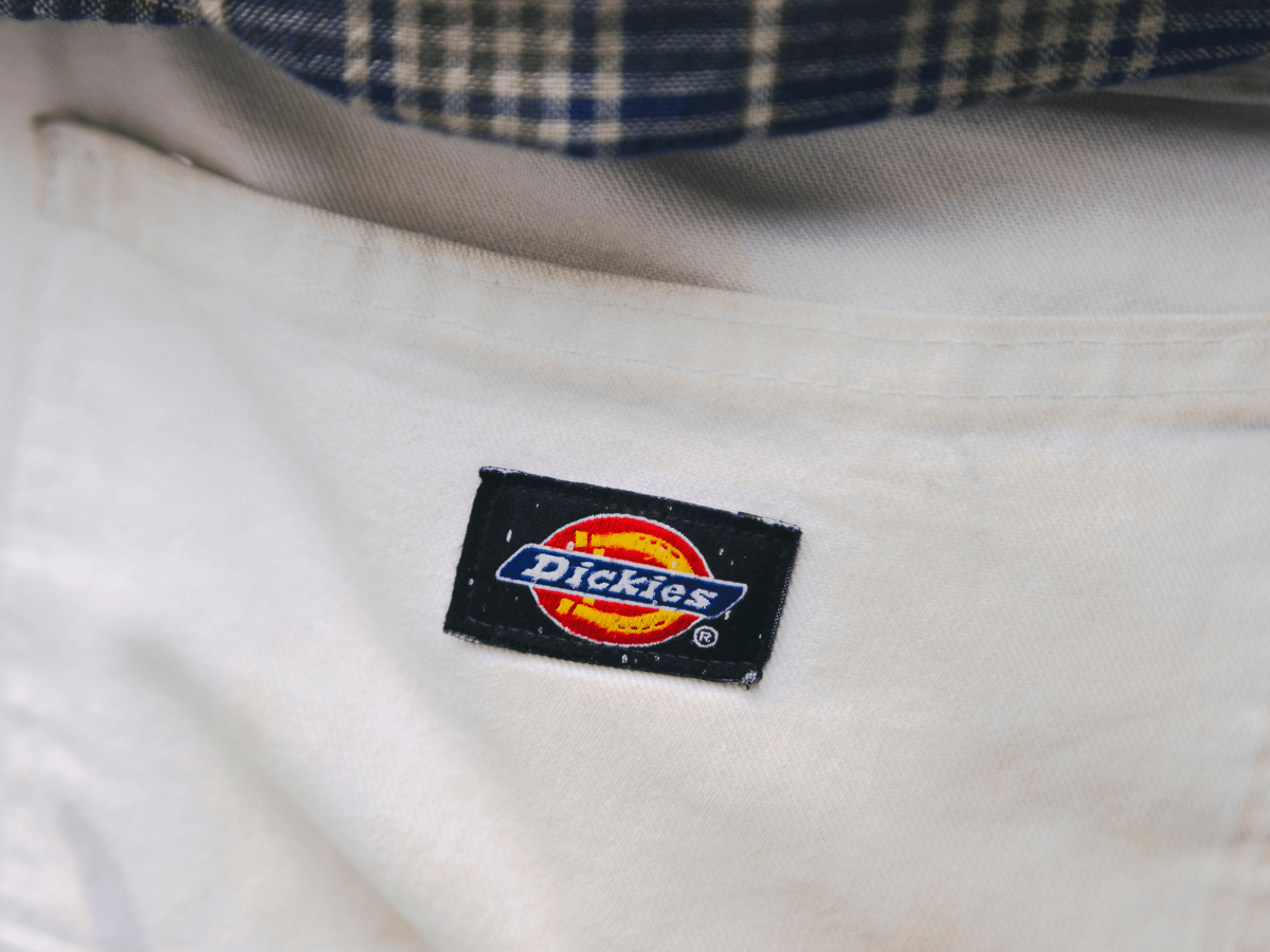 OOOYY YOHEIさんの冬ファッション　ディッキーズのペインターパンツ　ブランドロゴ