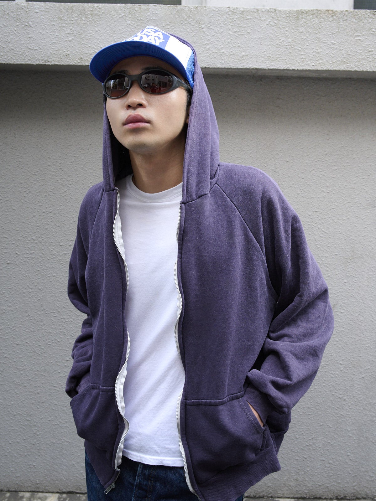 ノーブランドのパーカ