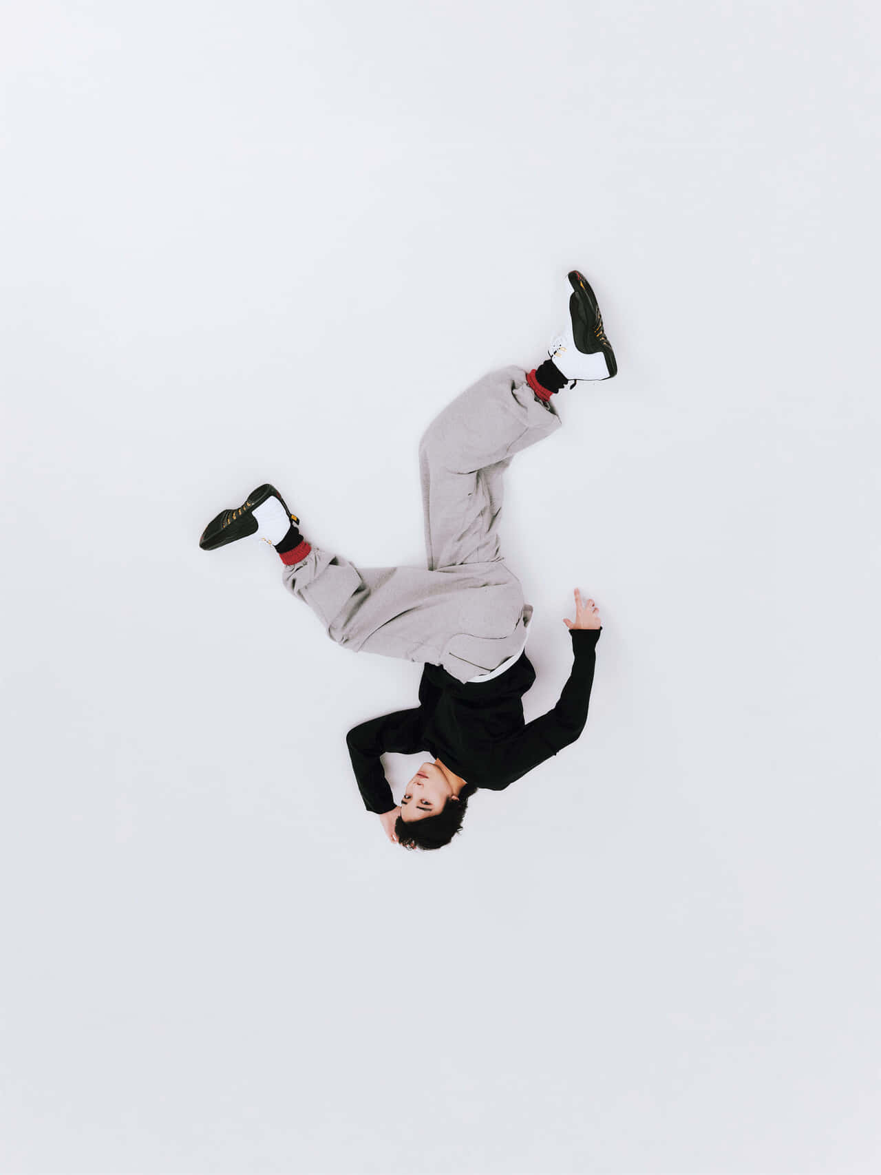 四坂亮翔が着用するJORDAN BRANDのスニーカーAIR JORDAN 12 RETRO