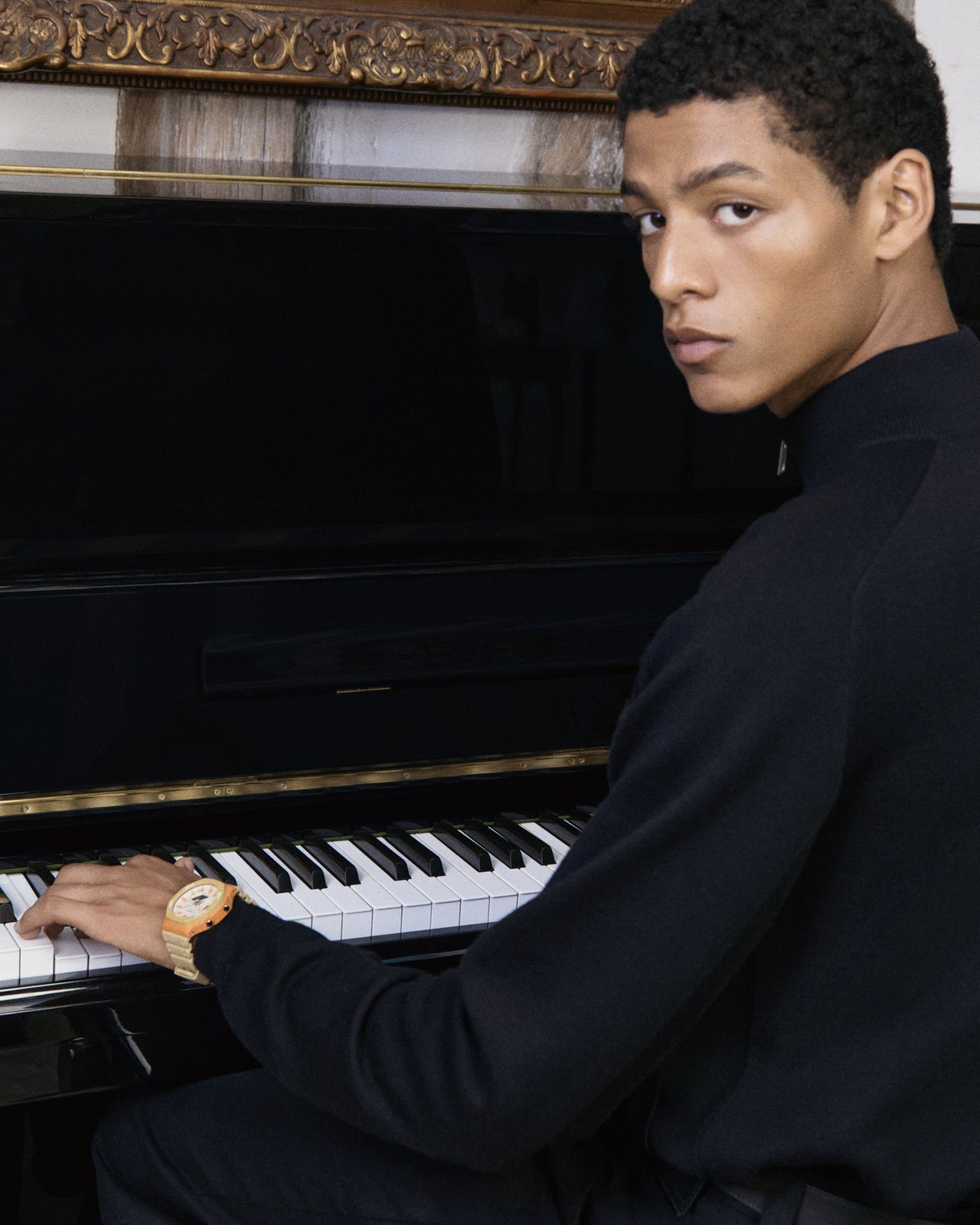 MAISON KITSUNÉ × G-SHOCK　ビジュアル３