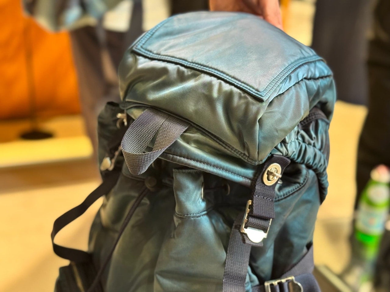 ポーター×ストーンアイランド「Stone Island | Porter_Hand Corrosion on Nylon Twill Backpack」背中側