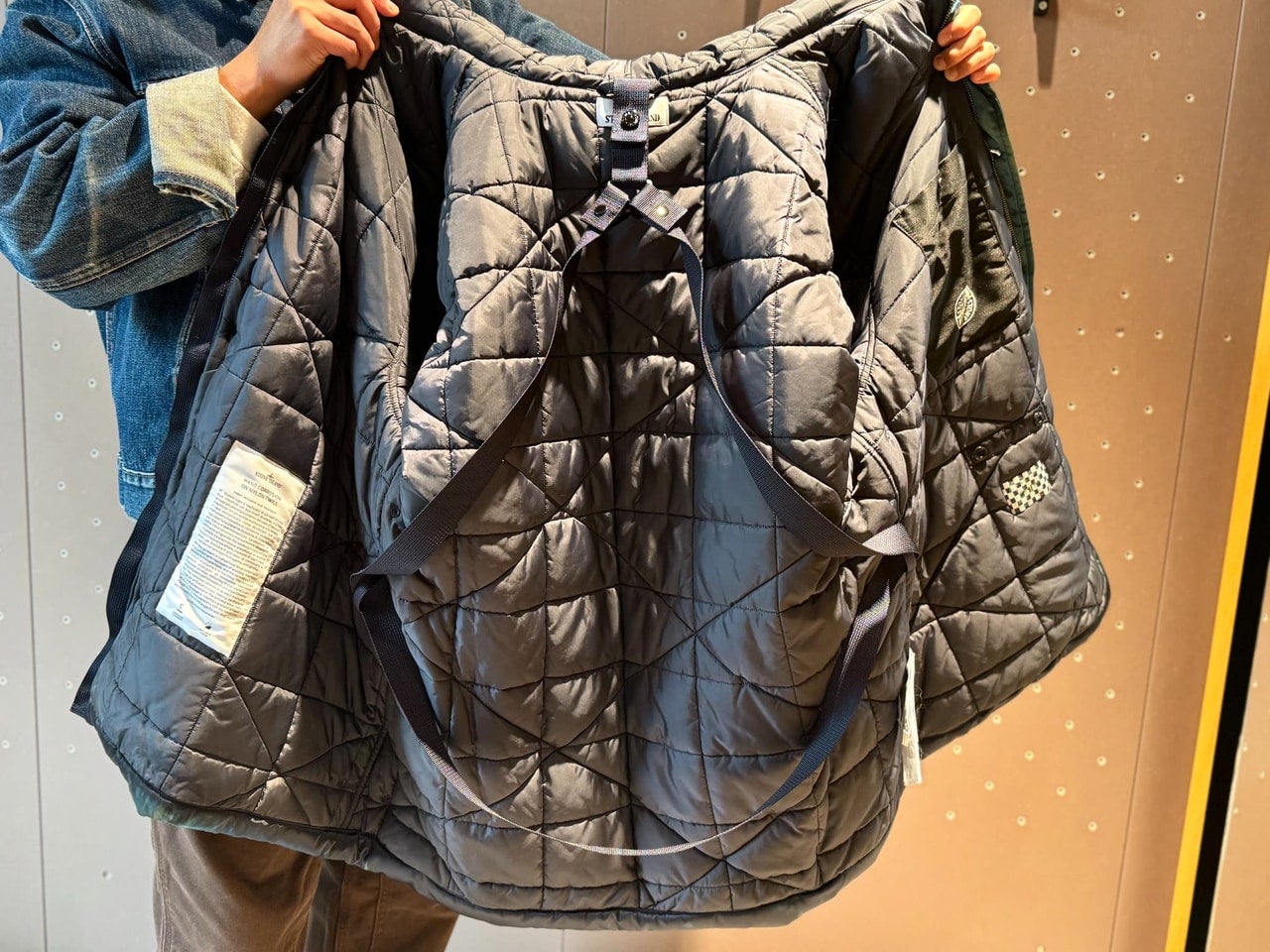 ポーター×ストーンアイランド「Stone Island | Porter_Hand Corrosion on Nylon Twill Hooded Parka」中面