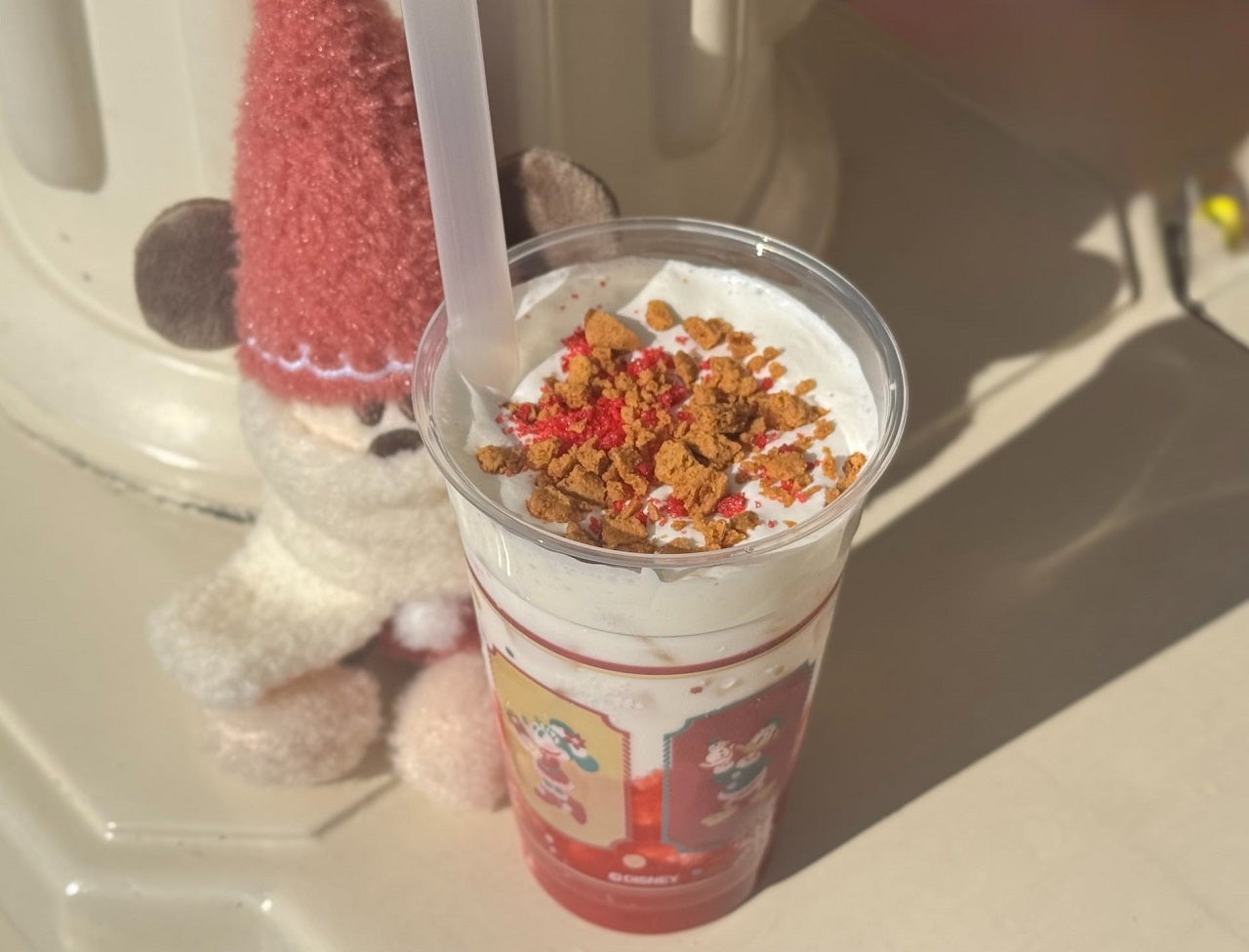 ディズニークリスマス食べ歩きおすすめドリンク「スペシャルドリンク（苺ミルク）」トッピング