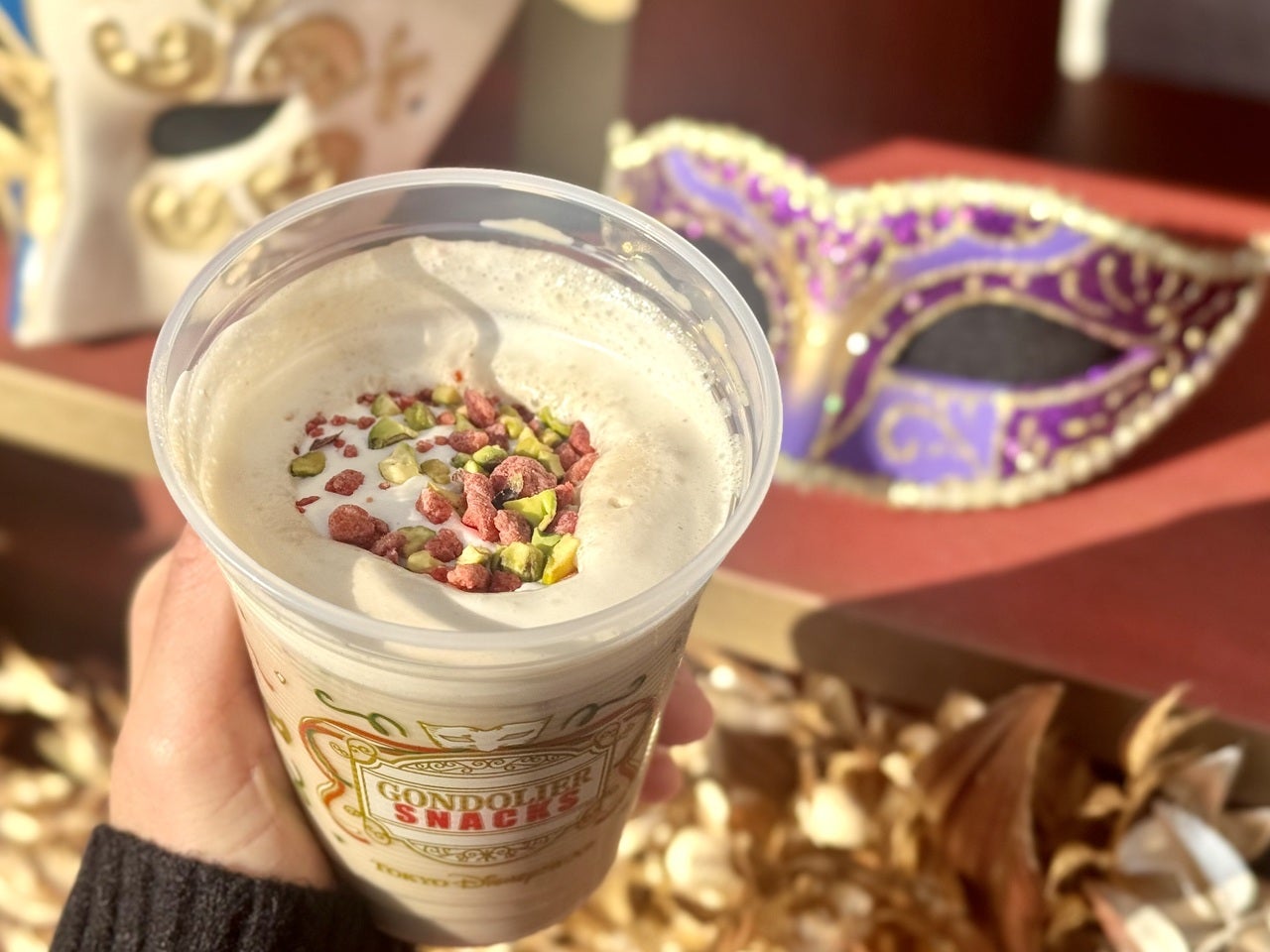 ディズニーシー食べ歩き限定「ピスタチオとストロベリーのカフェモカ」トッピングアップ