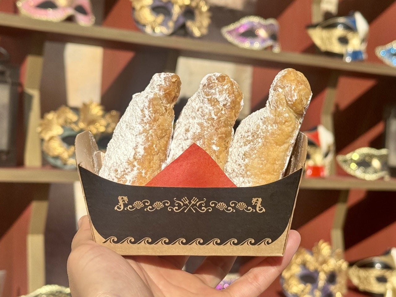 シー食べ歩き限定「キアッケレ（コーヒー＆マスカルポーネ）」横から