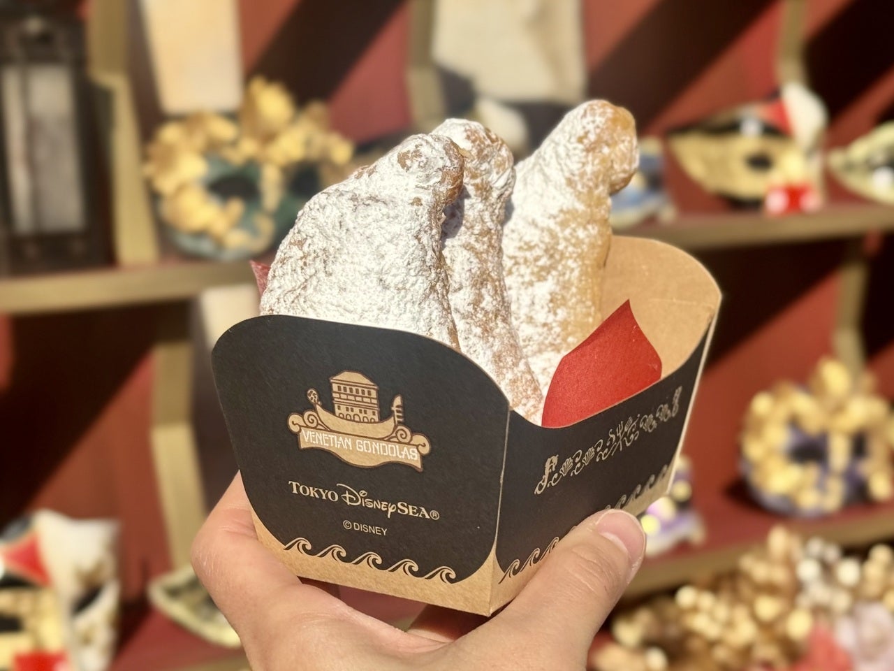 シー食べ歩き限定「キアッケレ（コーヒー＆マスカルポーネ）」ななめから