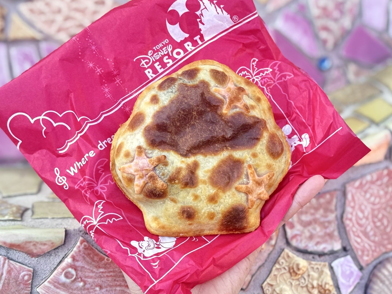 ディズニーシー食べ歩き定番オススメ「シーフードカルツォーネ」