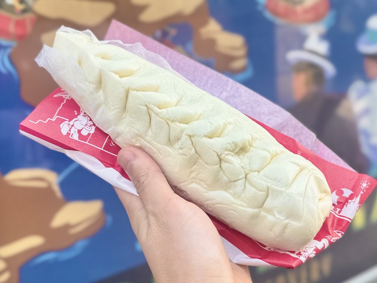 ディズニーランド食べ歩き定番「餃子ドッグ」