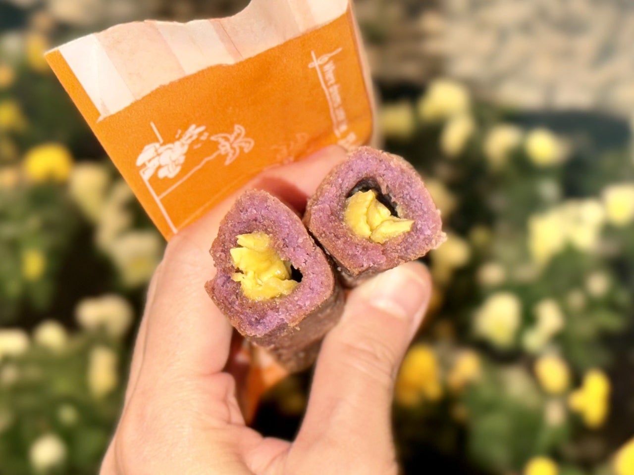 ディズニーランド食べ歩き定番「ティポトルタ（スウィートポテト）」断面