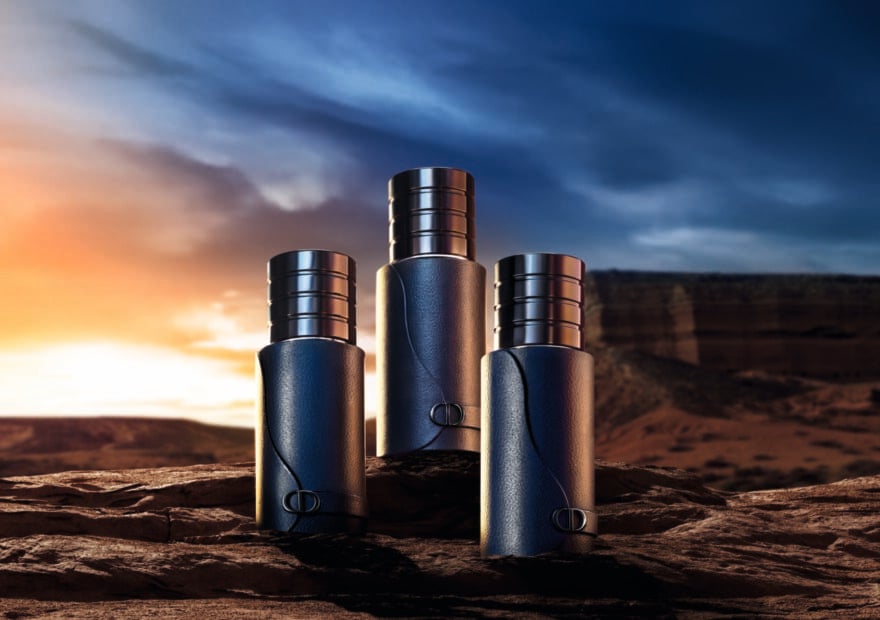 「ソヴァージュ」の限定商品のレザーケースボトル