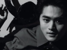 写真家・ビジュアルアーティストのノエル タカコが撮る、鈴鹿央士。真っ白なスタジオで魅せる鈴鹿の“強さ”を本誌未公開カットとともに