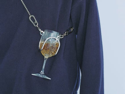 ワイングラスをぶら下げて歩ける(!?)「ヒダカ」のグラスケースはネックレスにもキーリングにも。/【アドベント・ギフト・カレンダー】11/28