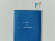 「スマイソン×トマ・レリュ」のノートに日々の思考を書き留めて ／【アドベント・ギフト・カレンダー】12/1