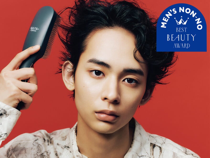 ブラシ型デバイスがヘアの未来を変える! 激戦の美容ギア部門は、スカルプDの電気ブラシが堂々1位【メンズノンノ美容大賞2025】
