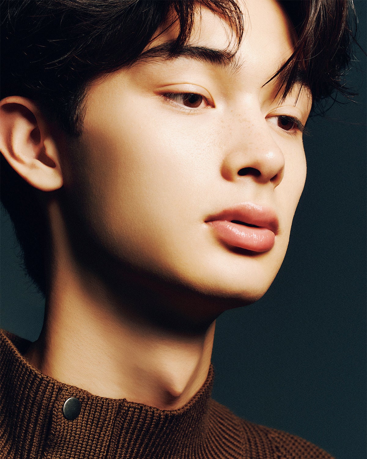 リップメイクをしたメンズノンノモデルの栄莉弥