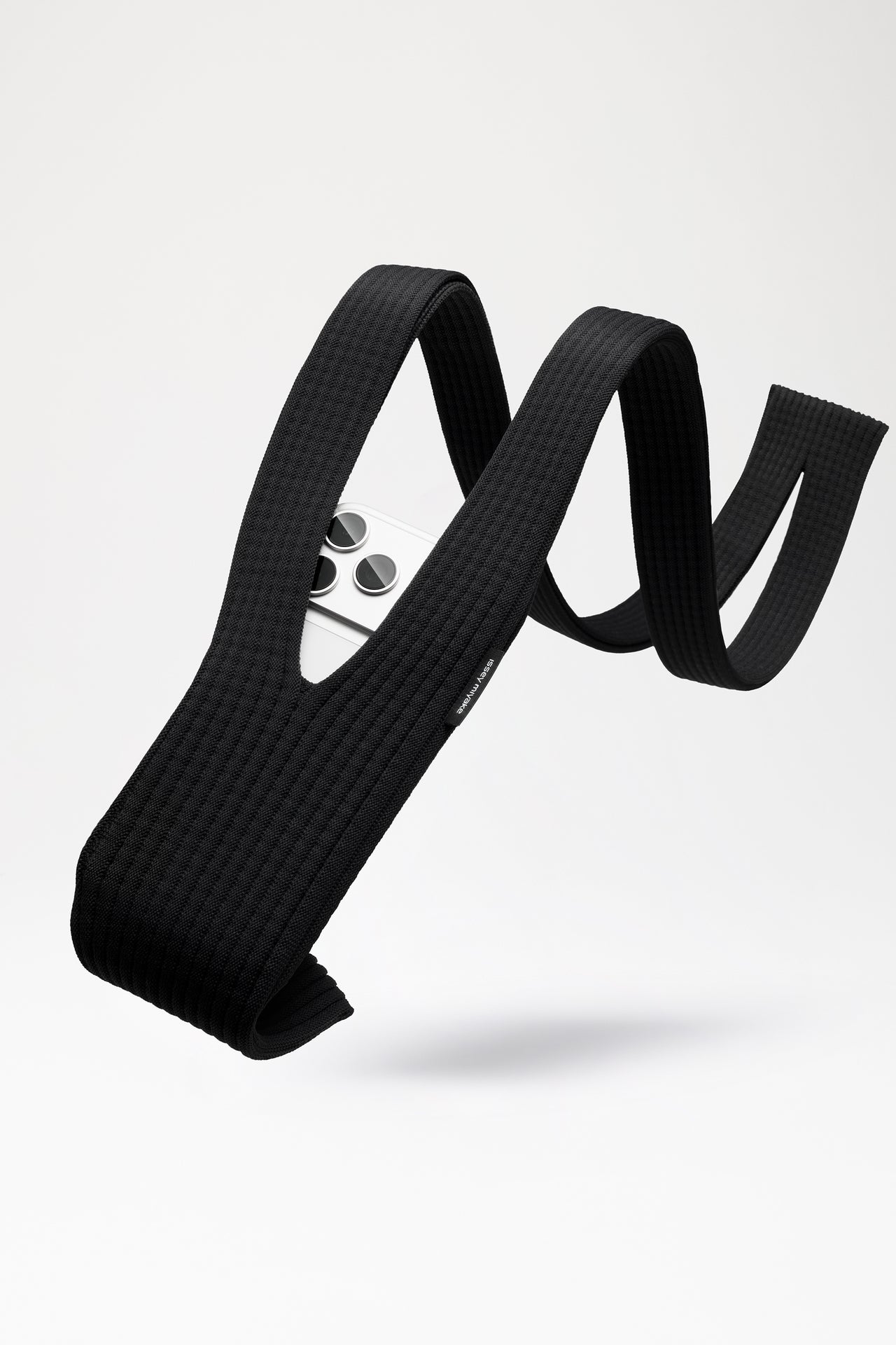 イッセイ ミヤケ Apple iPhone Pocket 新作 ブラック 収納